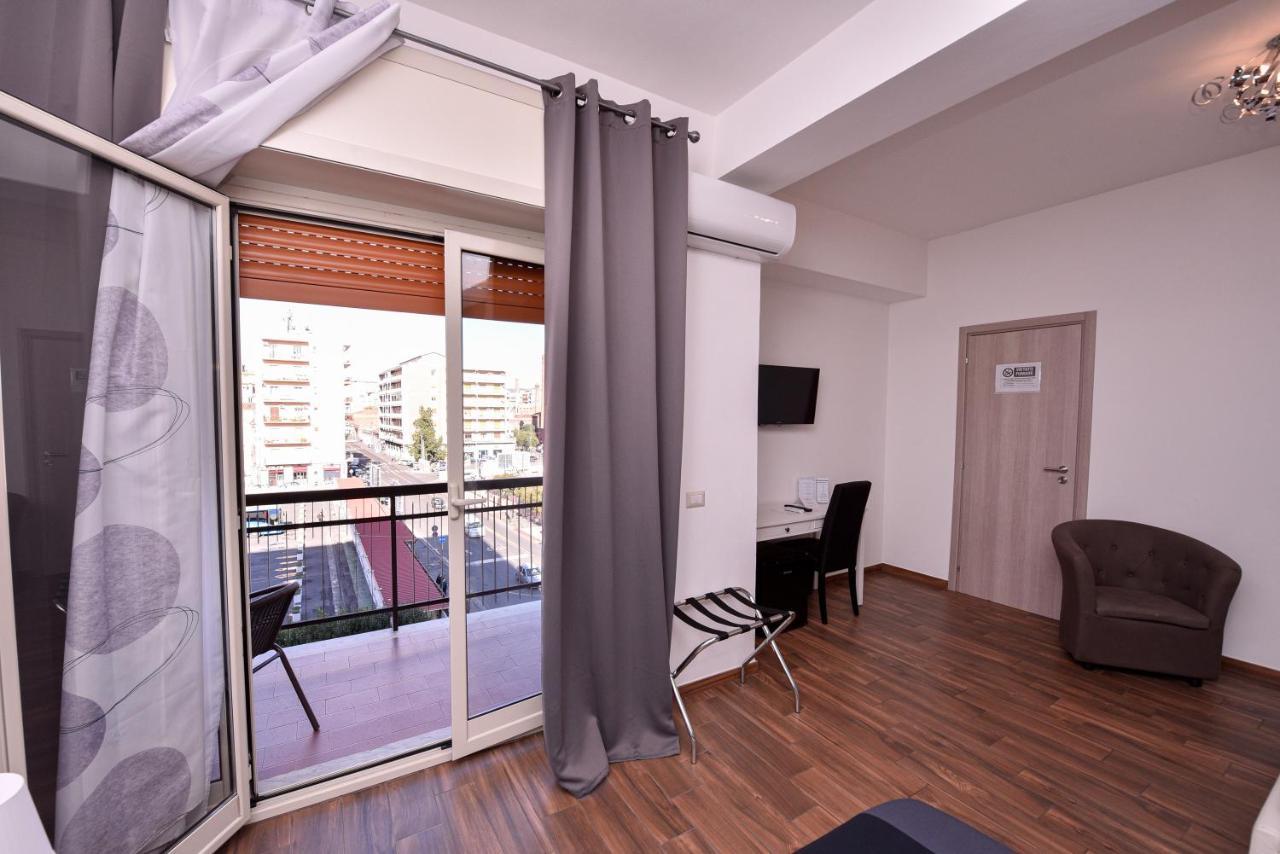 Symposium Bed&Breakfast Catania Bagian luar foto